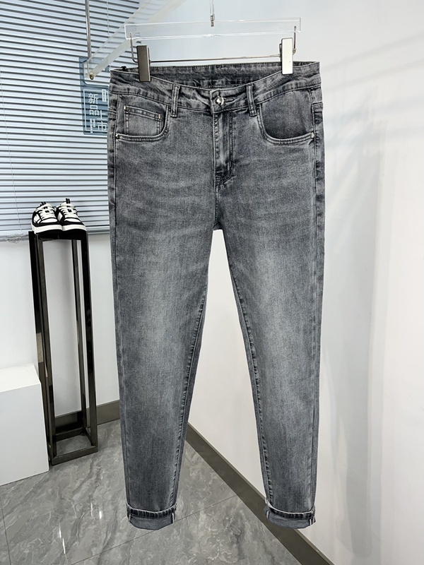 ブランドジーンズ背面デザイン